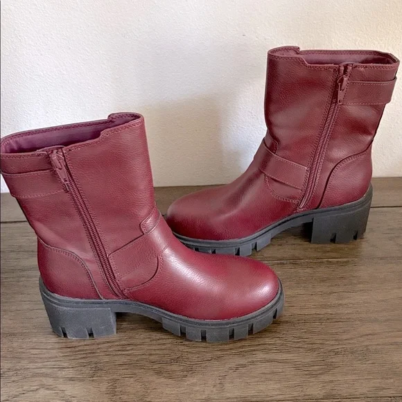 NIB [Sun + Stone] Lionell Faux Leather Buckle Motorcycle Heeled Boots Womens 5.5 - Picture 10 of 13